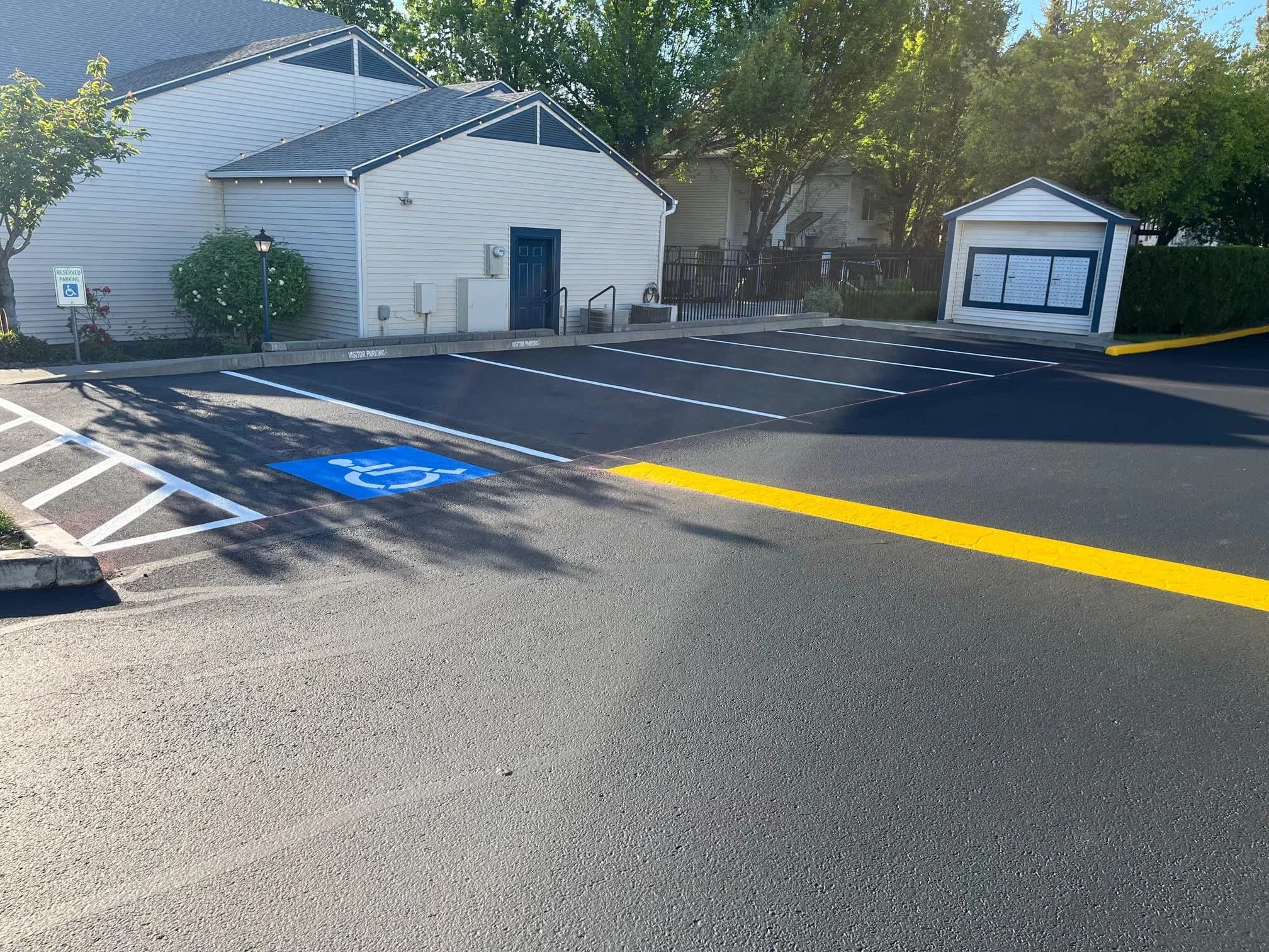 Cost vs Quality: Best Parking Lot Paint for Mississippi Heat