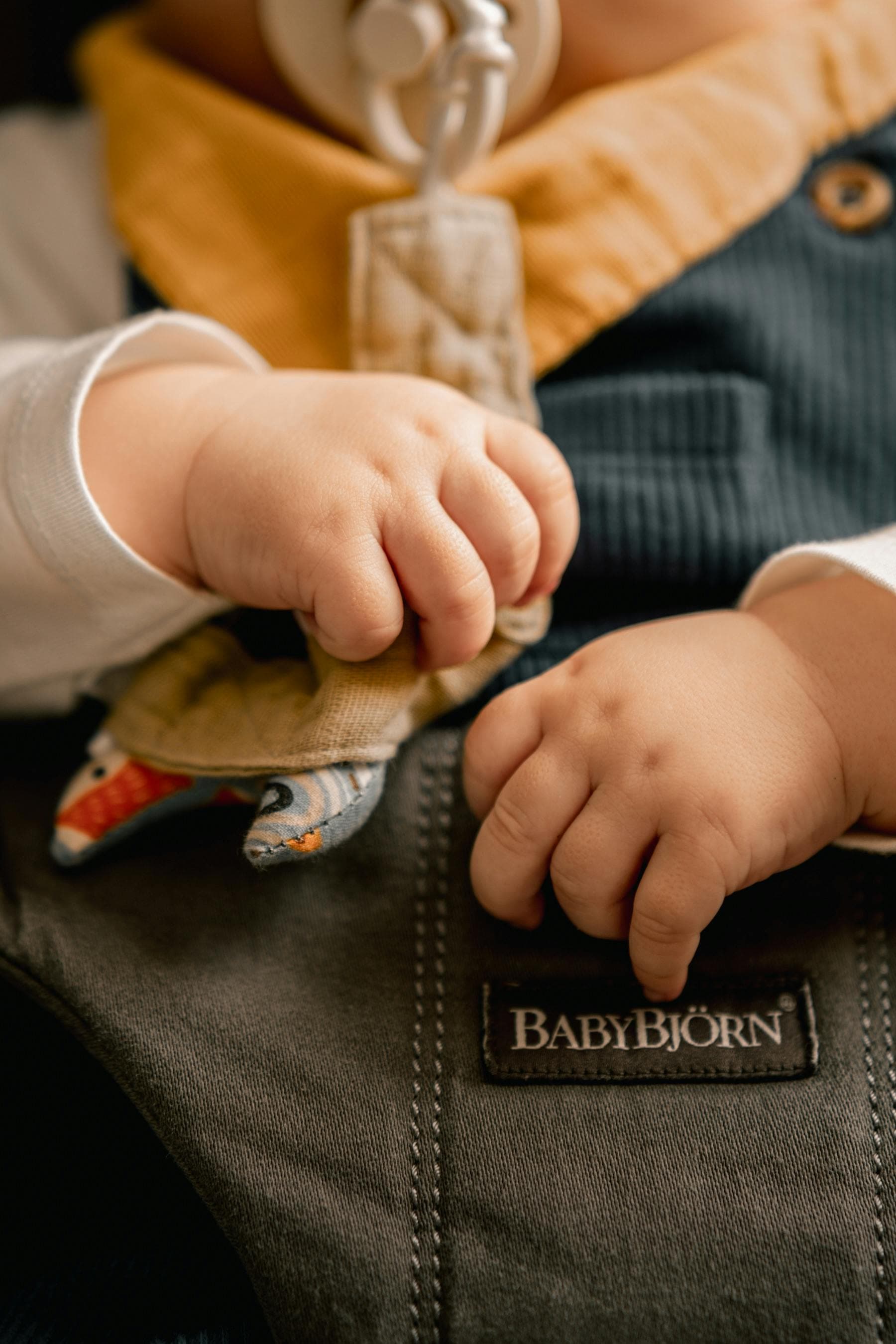 Porte Bébé Dès la Naissance : Le Choix Parfait pour Rapprocher Bébé et Parent