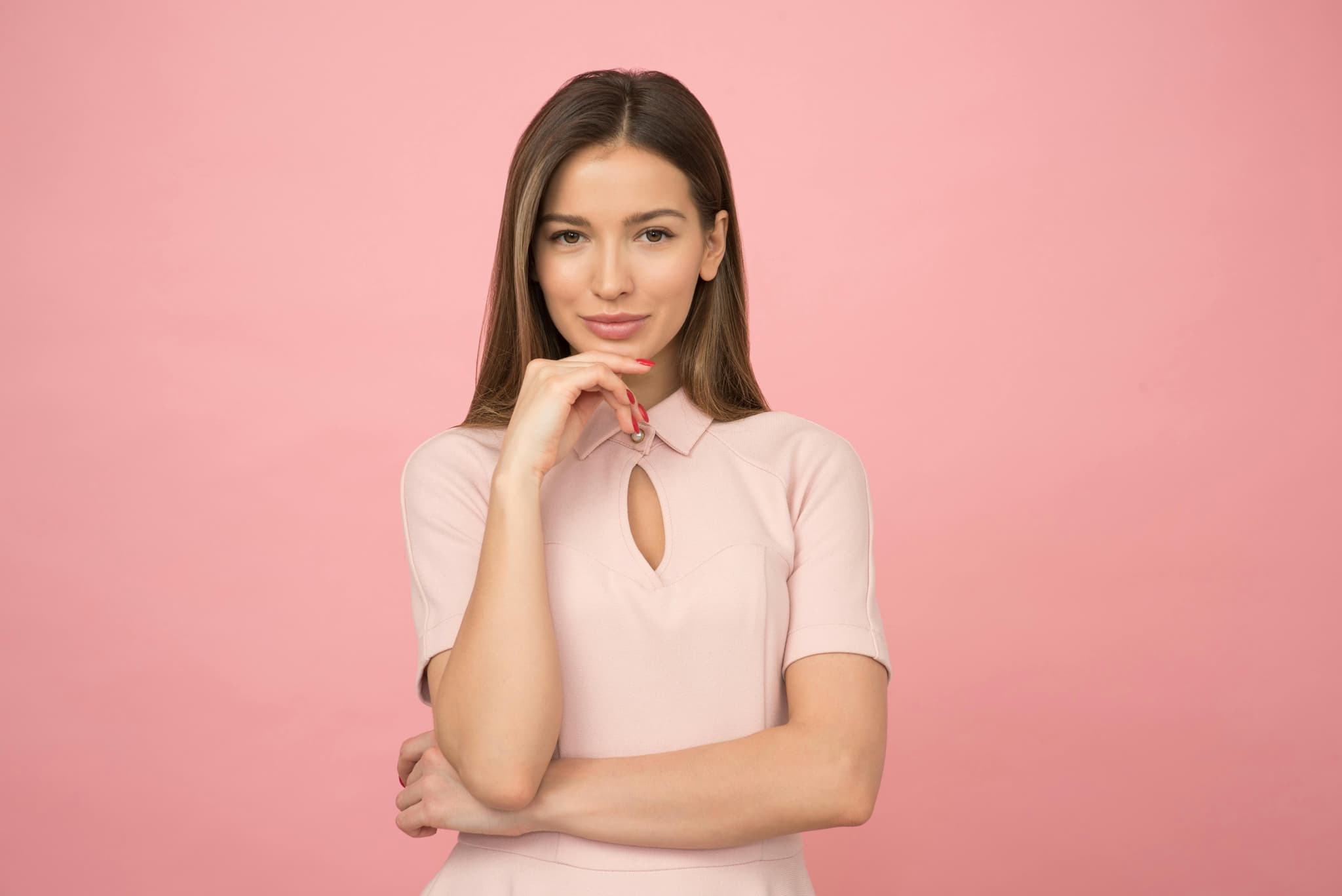 Robe décolleté carré : élégance et charme au quotidien