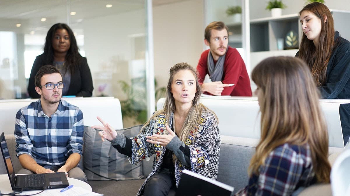 HOW COMPETITOR PRICING INFLUENCES BUYER DECISION-MAKING