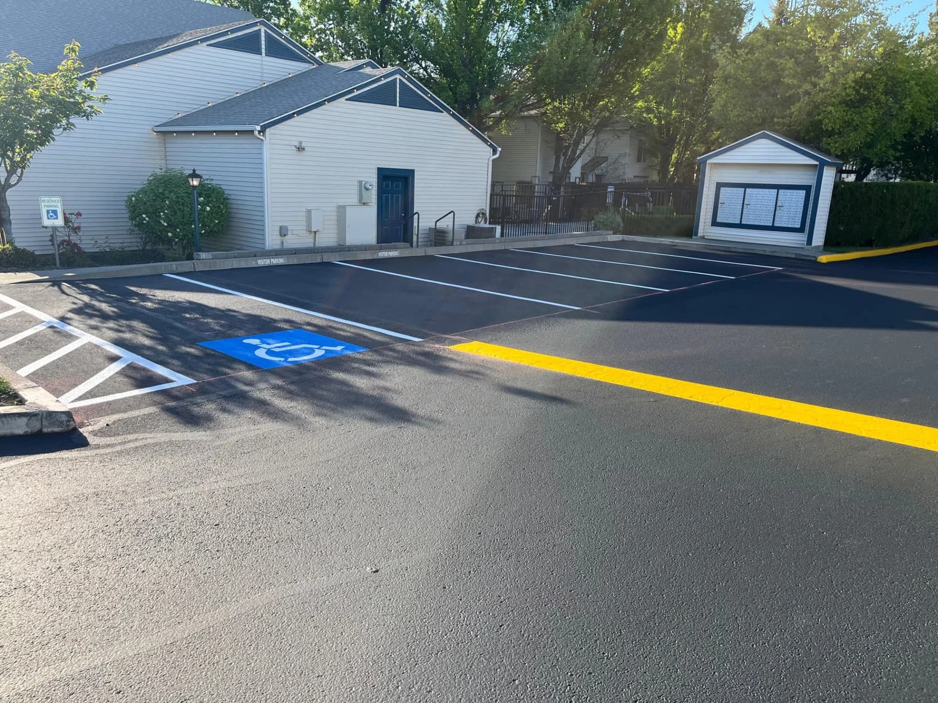 Cost vs Quality: Best Parking Lot Paint for Mississippi Heat