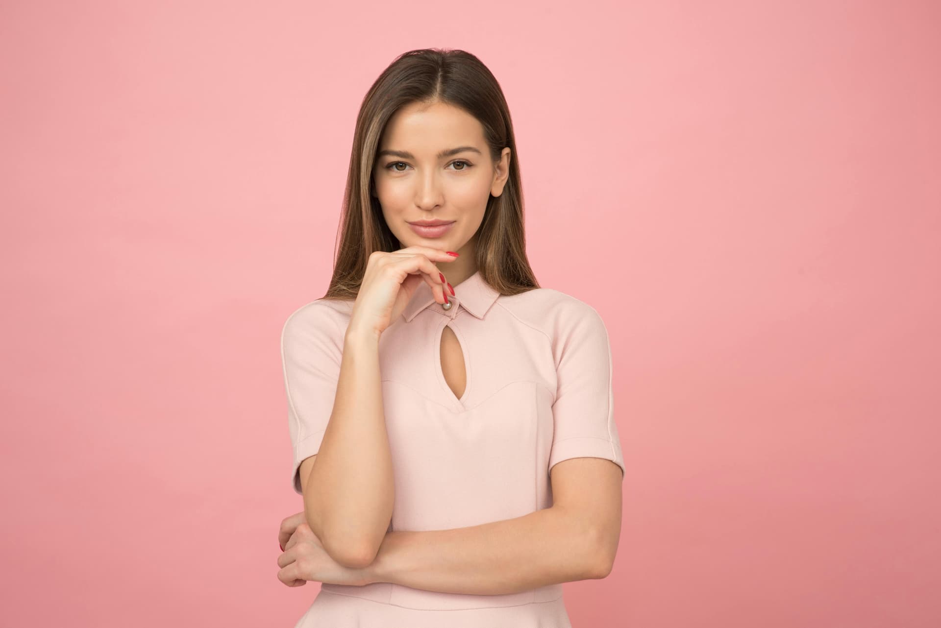 Robe décolleté carré : élégance et charme au quotidien