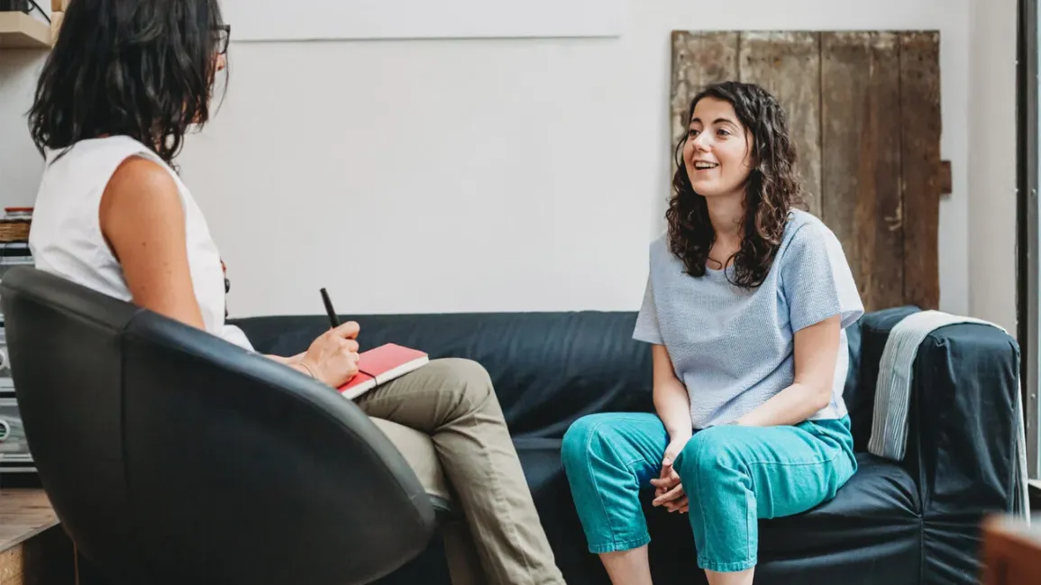 Anxiety Symptoms in Relationships: Causes and Solutions