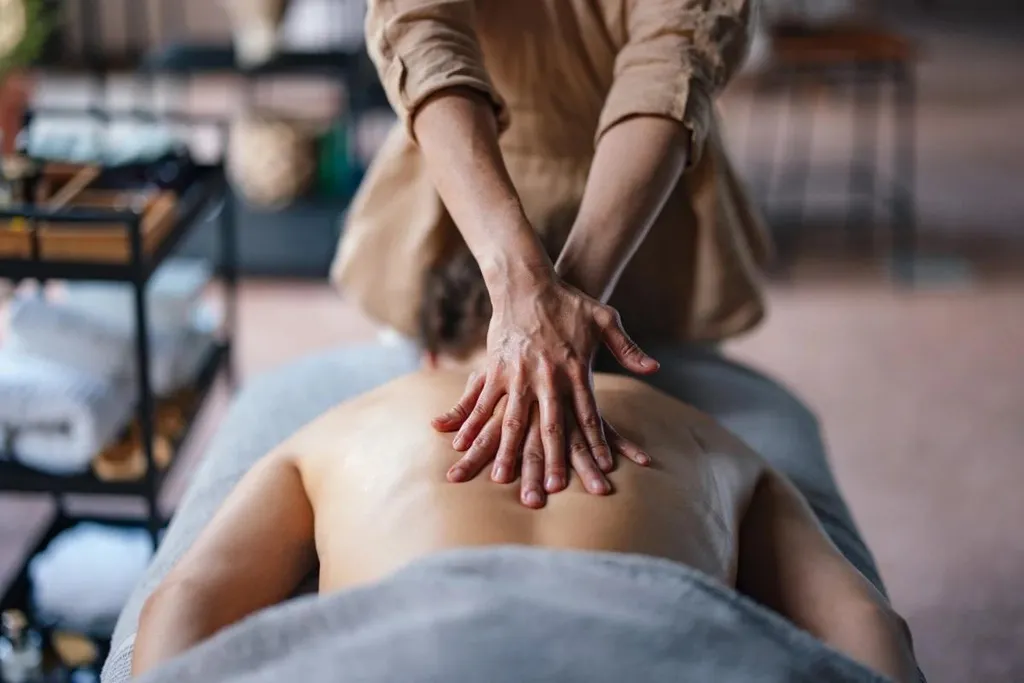 imgi_477_(SE)+therapeutic+massage-3x2.jpg